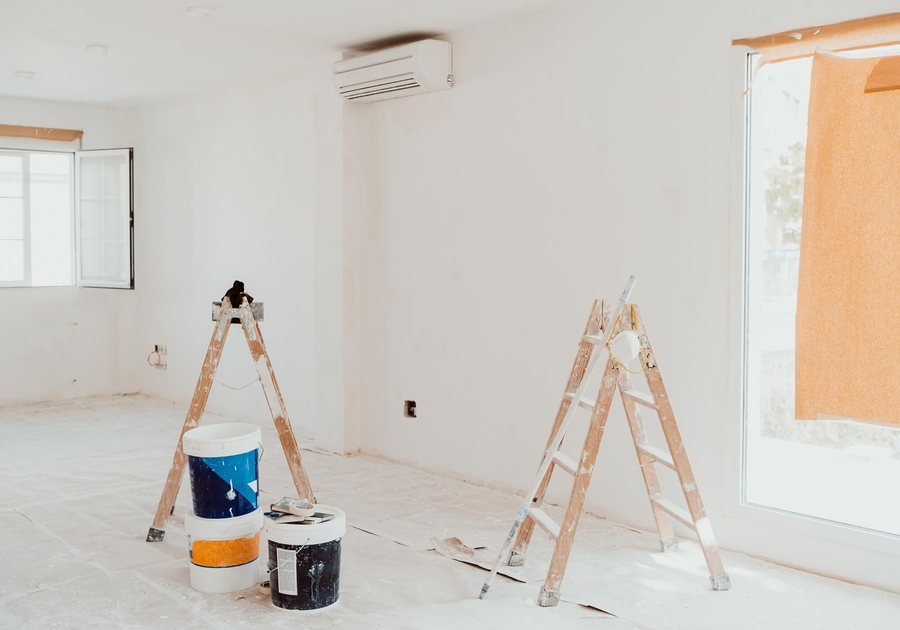 Empty room prepared for painting